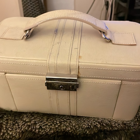 A set of two Pottery Barn cream leather jewelry boxes. - Picture 3 of 15